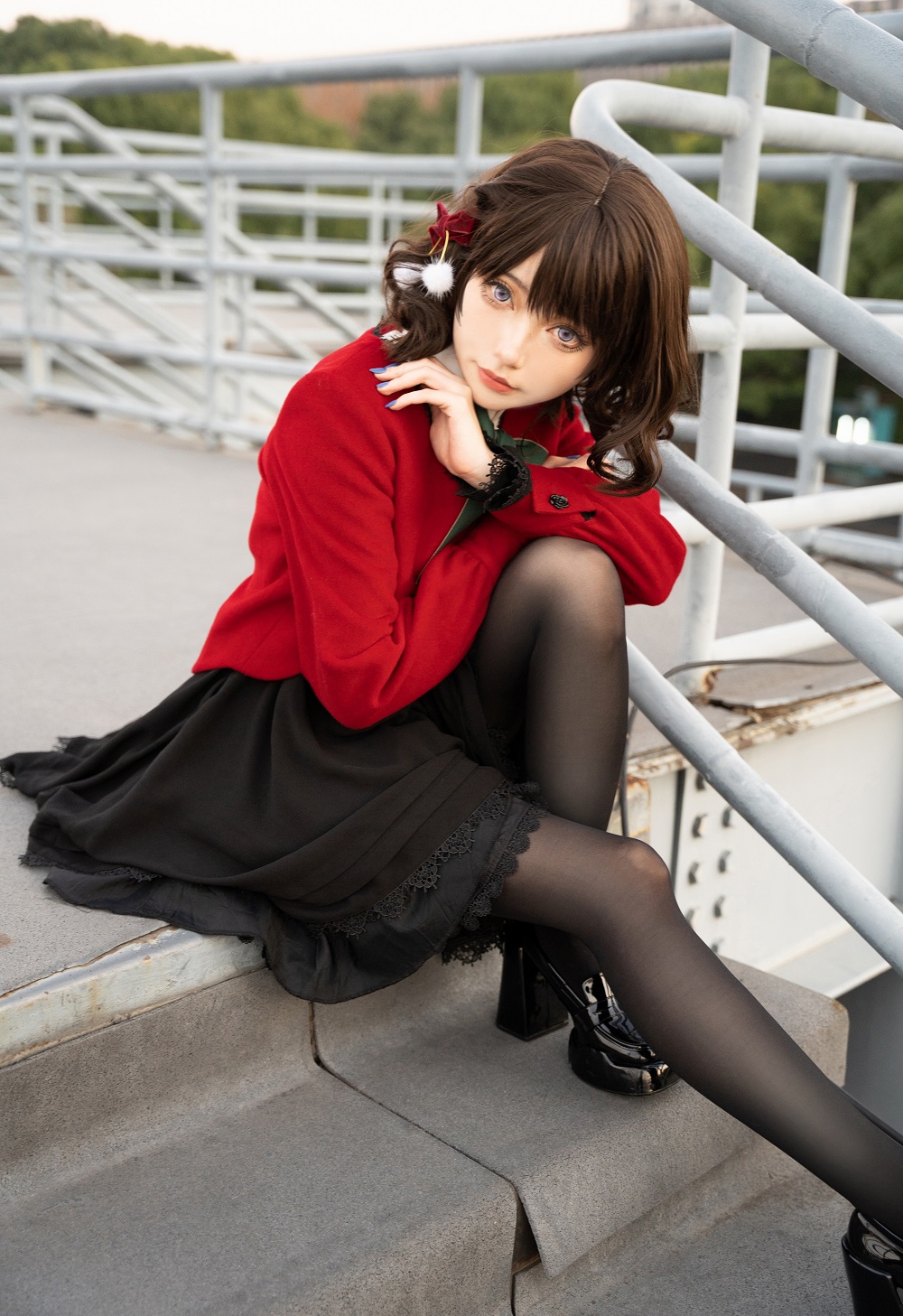 炭烤莉莉黑-桌面少女-冬·林檎[18P] COS网红博主 预览2图