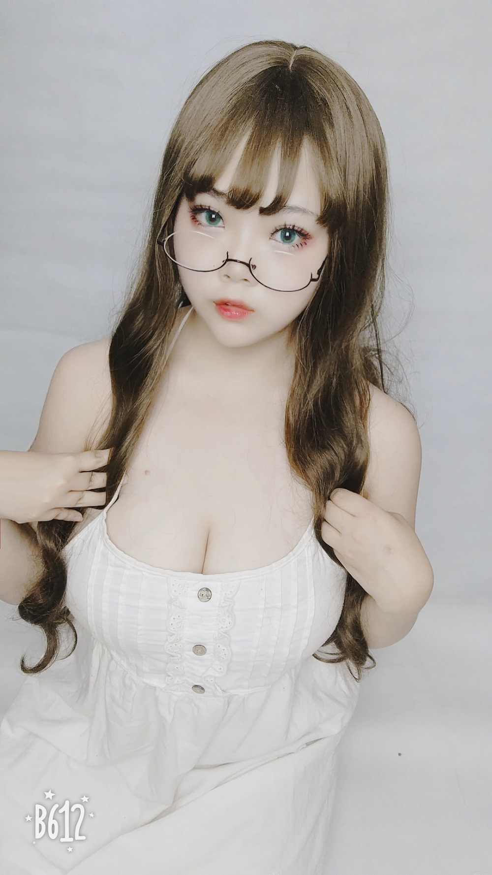 茶杯不泡Tea-白裙眼镜娘[11P] COS网红博主 预览1图