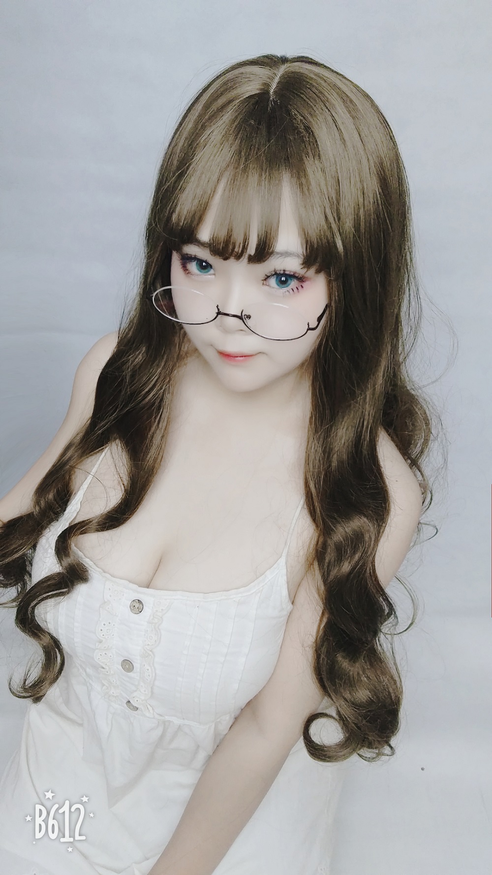 茶杯不泡Tea-白裙眼镜娘[11P] COS网红博主 预览2图
