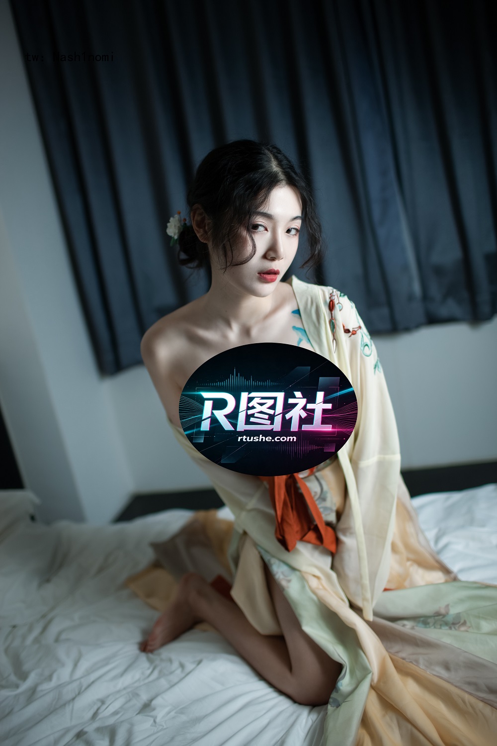 一米八的大梨子-汉服[13P] COS网红博主 预览1图