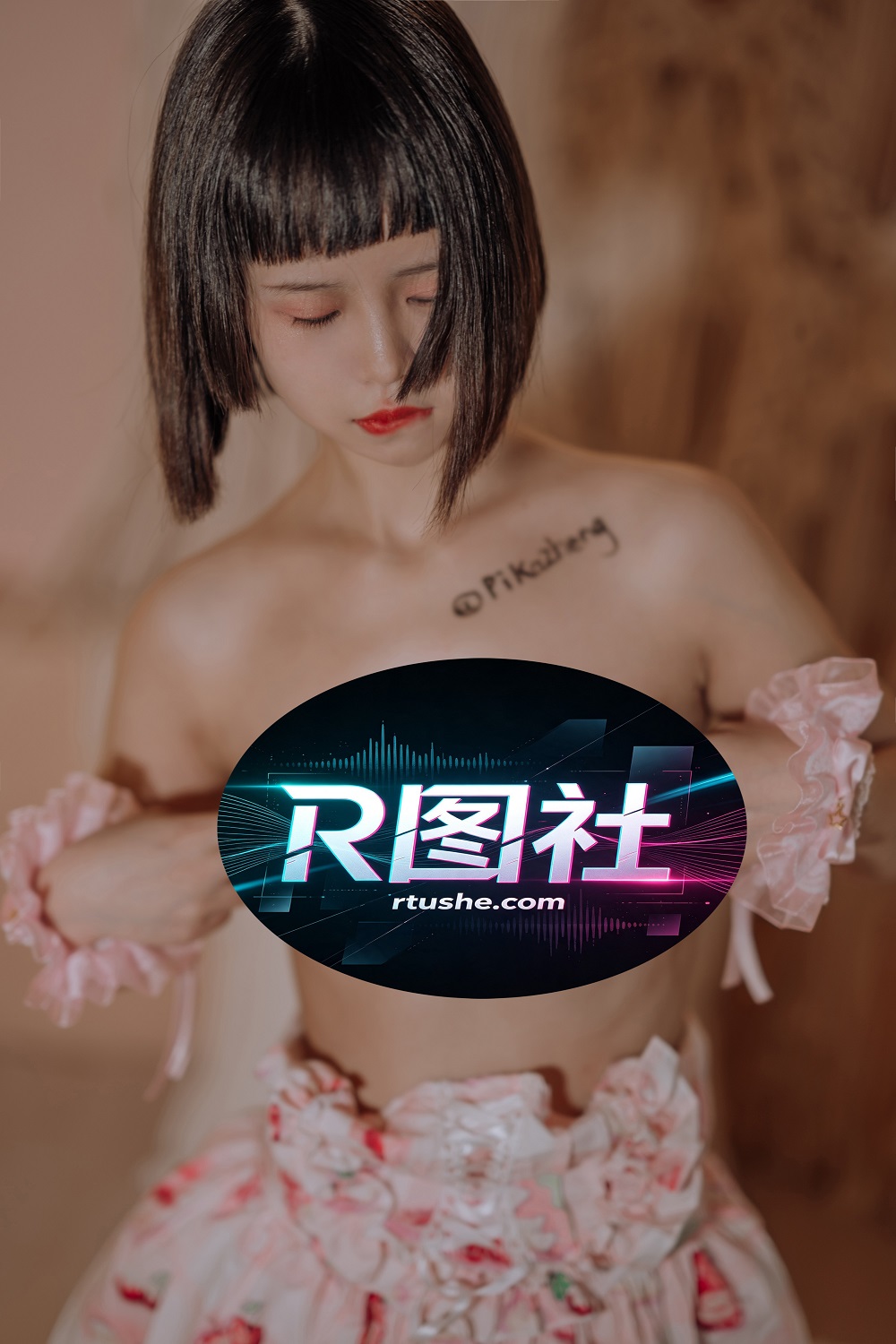 晕崽Zz-白丝萝莉[28P] COS网红博主 预览1图
