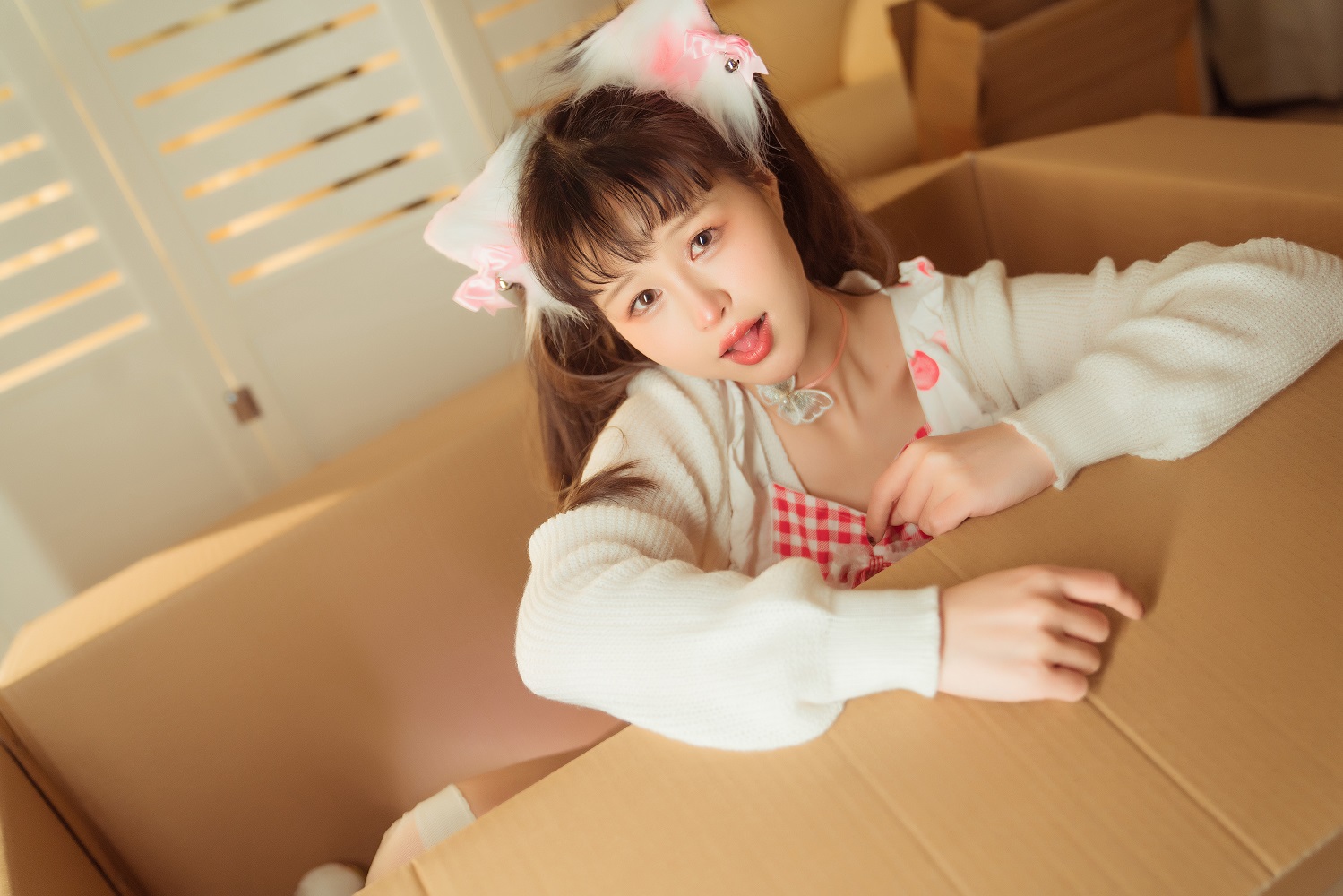 晕崽Zz-箱娘[52P+1V] COS网红博主 预览1图
