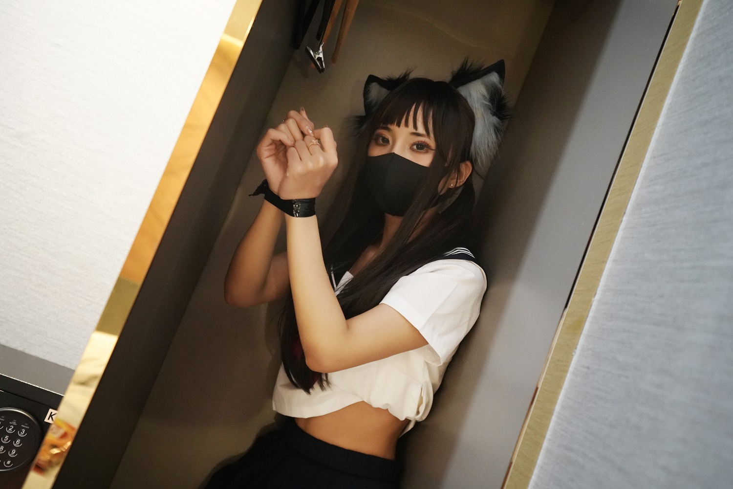 职业奶妈三水子-JK猫猫[74P] COS网红博主 预览1图