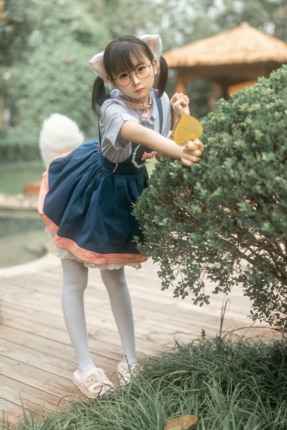 幼水铃衣-小猫猫[25P] COS网红博主 预览1图