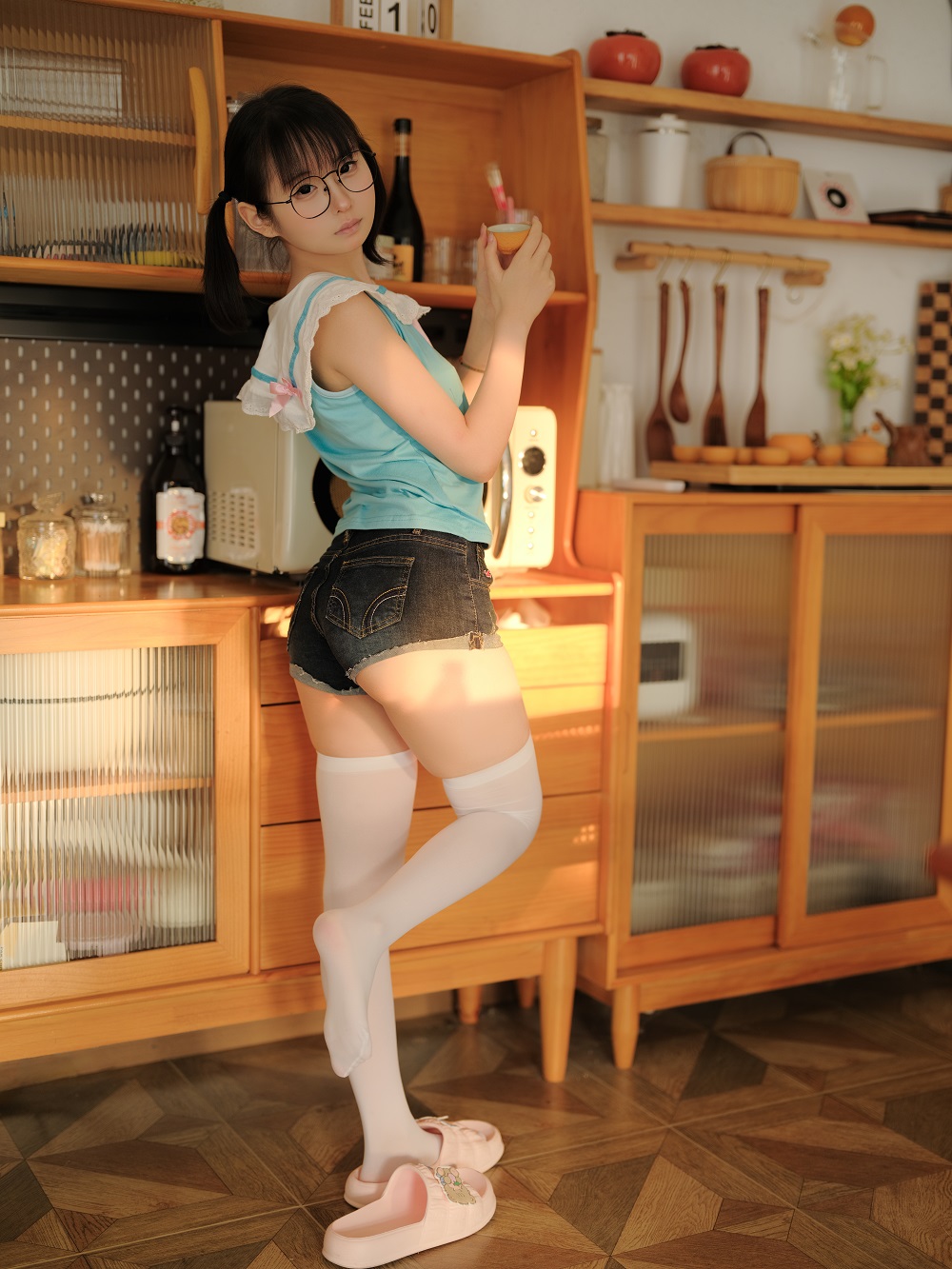 幼水铃衣-你的电子女友[35P] COS网红博主 预览2图