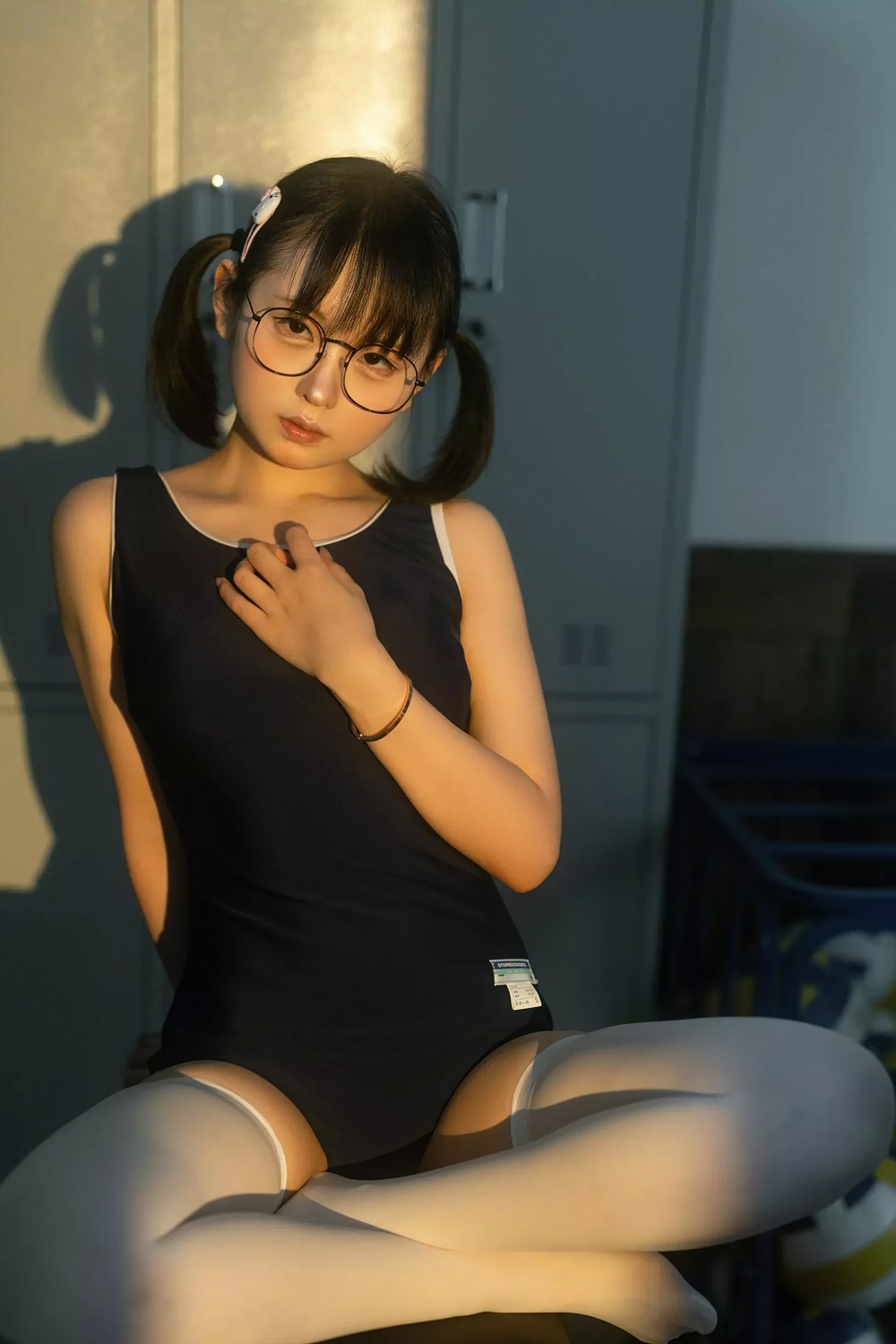 幼水铃衣-午间更衣室[75P] COS网红博主 预览1图