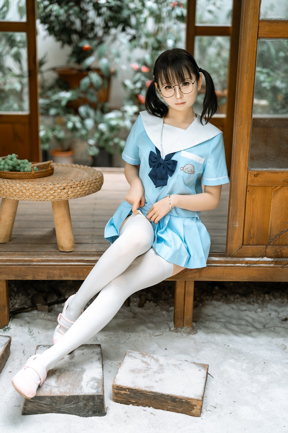 幼水铃衣-居家双马尾合集[80P+1V] COS网红博主 预览1图