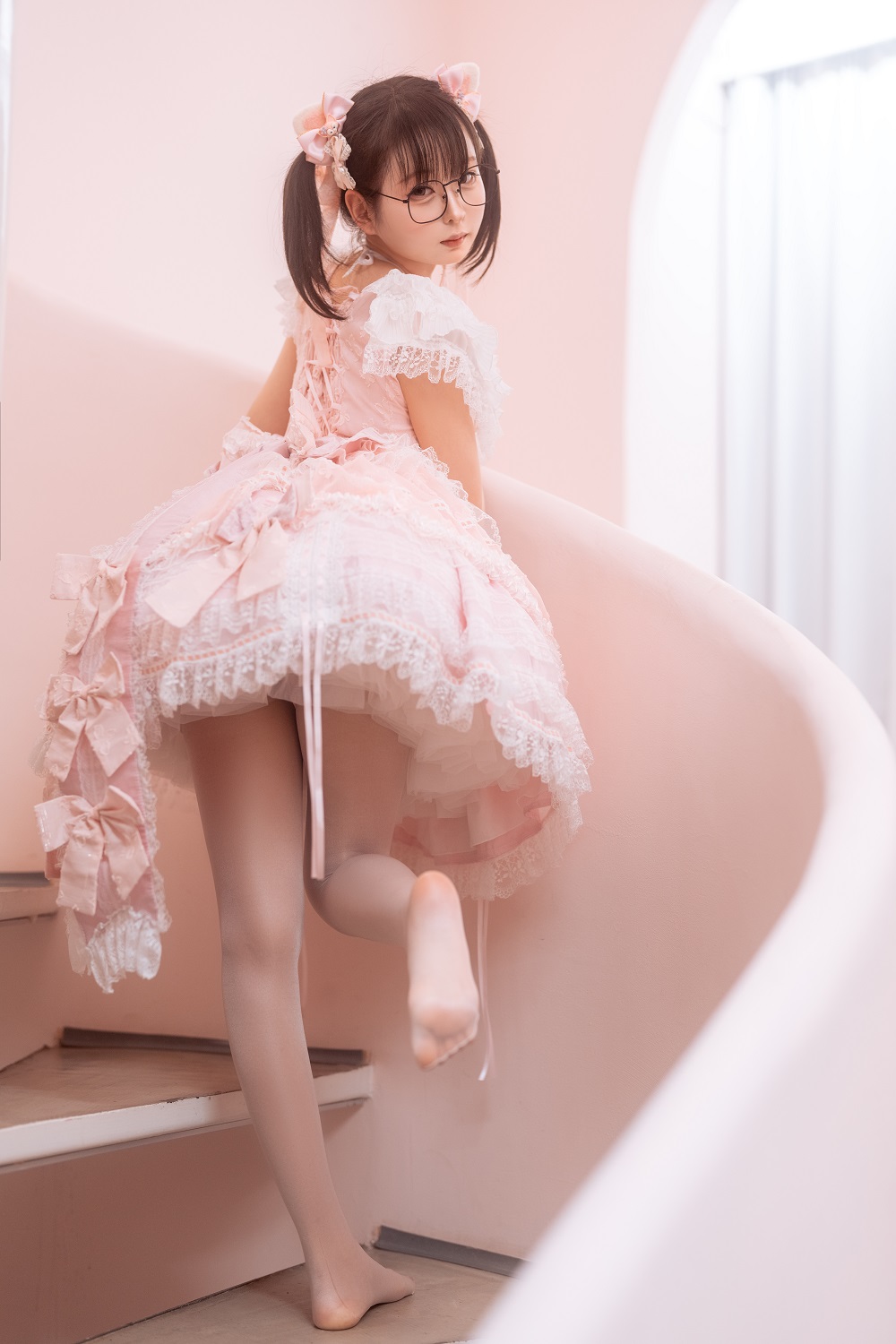 幼水铃衣-小蛋糕加JK[30P+1V] COS网红博主 预览1图