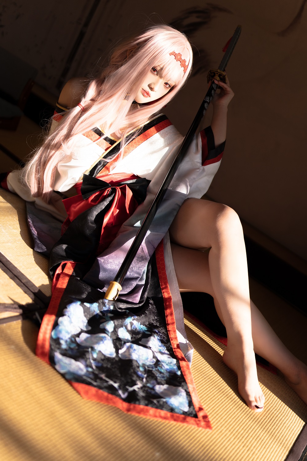 Mercurius-i-Nikke胜利女神-红莲·暗影莲花[35P] COS网红博主 预览1图