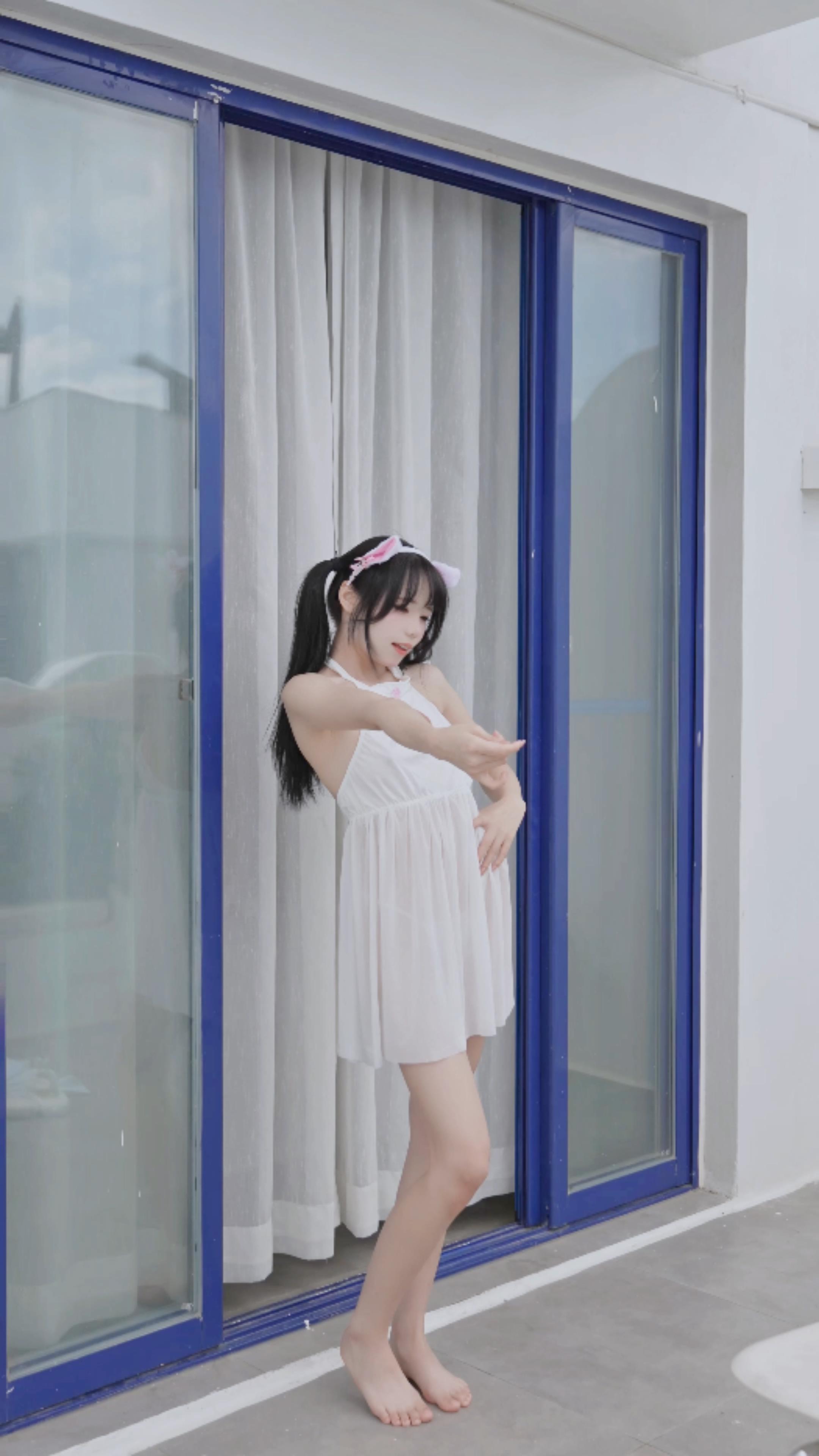 Yiko湿润兔-600会员里程碑奖励-Bunny style[1V] COS网红博主 预览2图