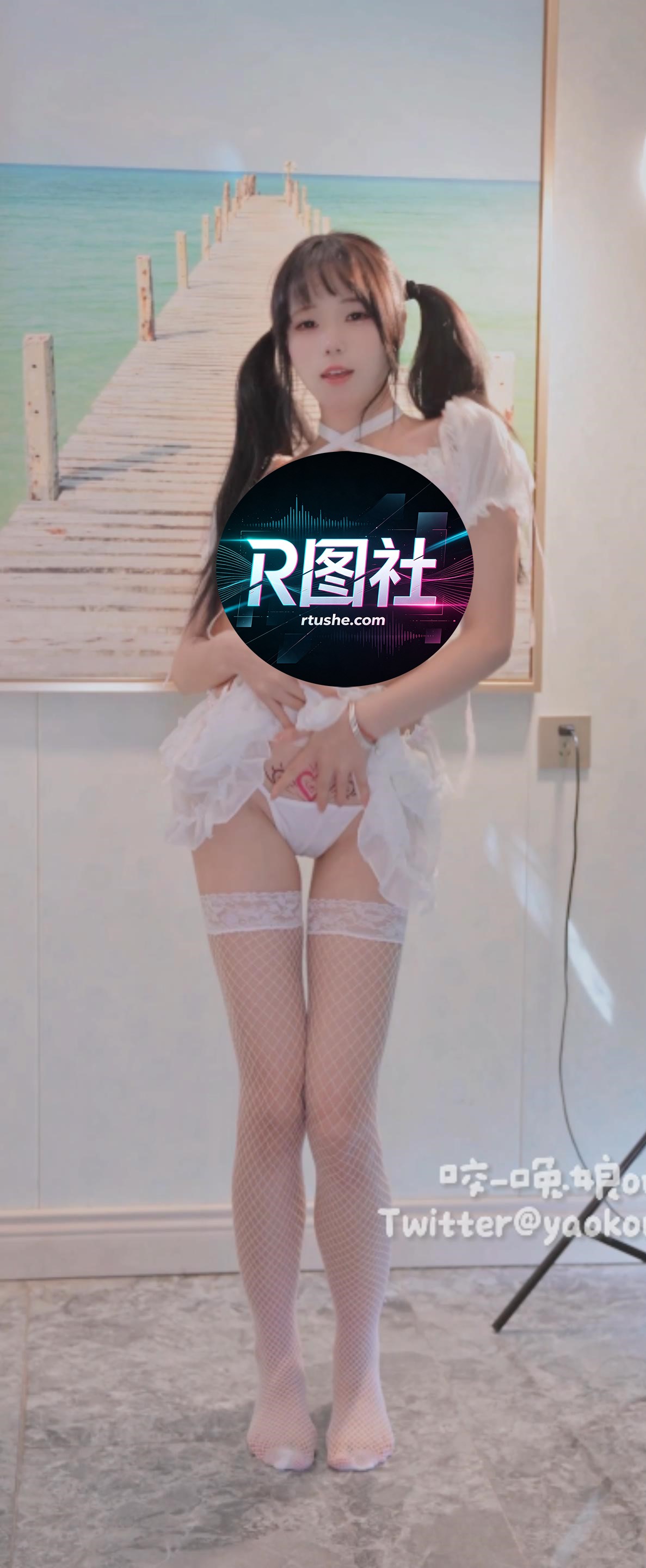 Yiko湿润兔-700会员里程碑奖励-抖音风混剪[1V] COS网红博主 预览1图