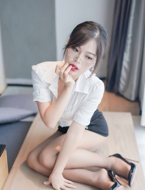 白烨-秘书的私人时间2.0[72P+4V]