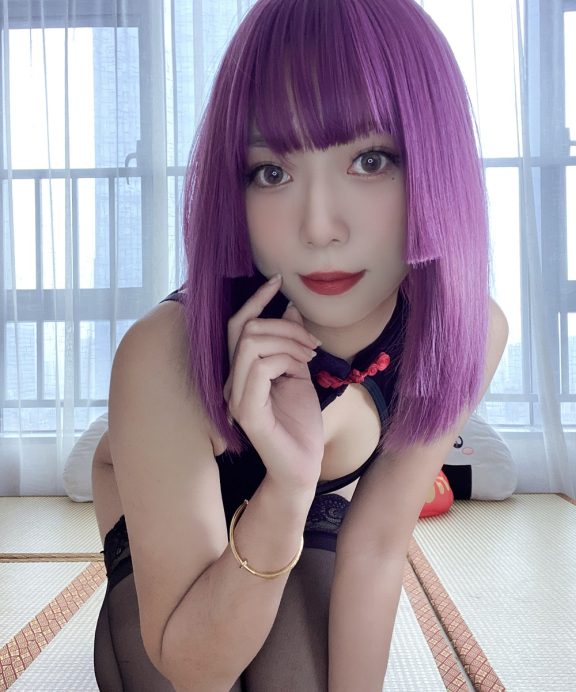Money冷冷-高叉旗袍蕾丝裙[107P+1V]