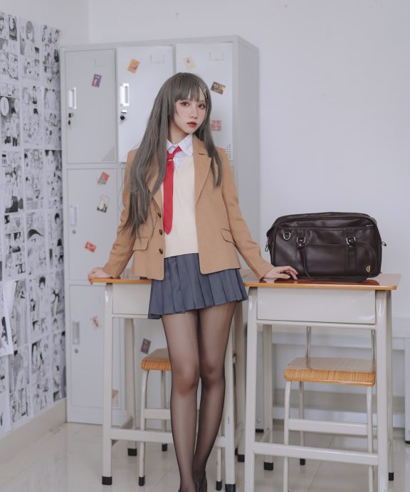 果咩酱w-樱岛麻衣校服[30P]