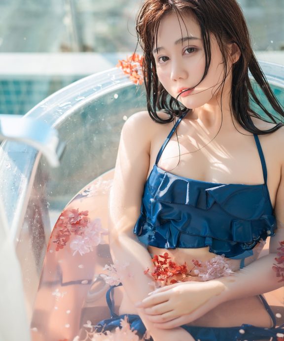 镜酱-私奔之泳衣[61P]