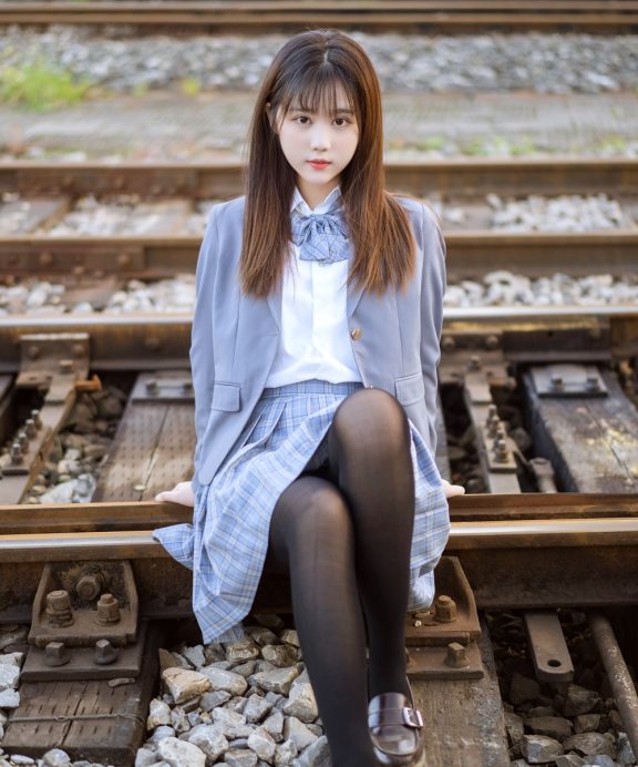 镜酱-私奔之制服[30P]
