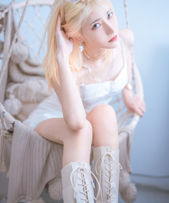 南桃Momoko-白色制服[9P]