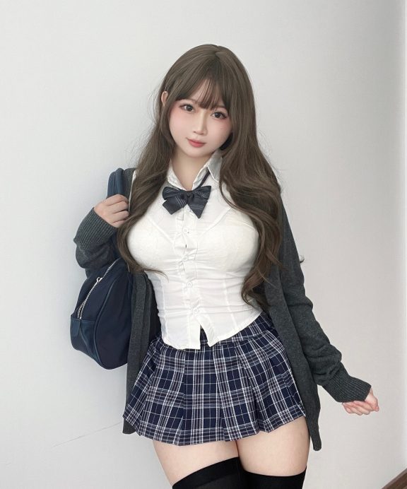 依依超级懒-学姐的日常[35P+3V]