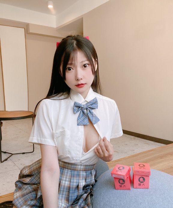 香草喵露露-大象JK格子裙[30P]