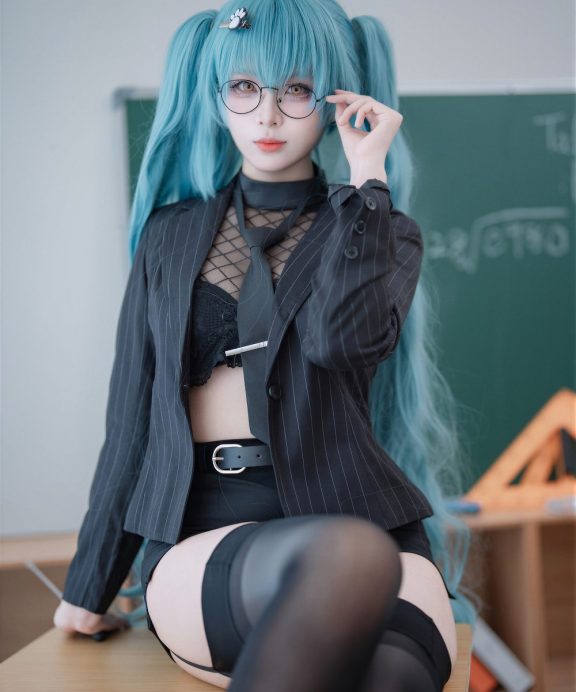 轩萧学姐-Nikke-普丽瓦蒂·严厉教诲[104P+1V]