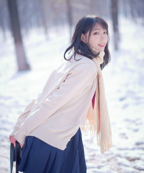 周叽是可爱兔兔-雪景JK[15P]
