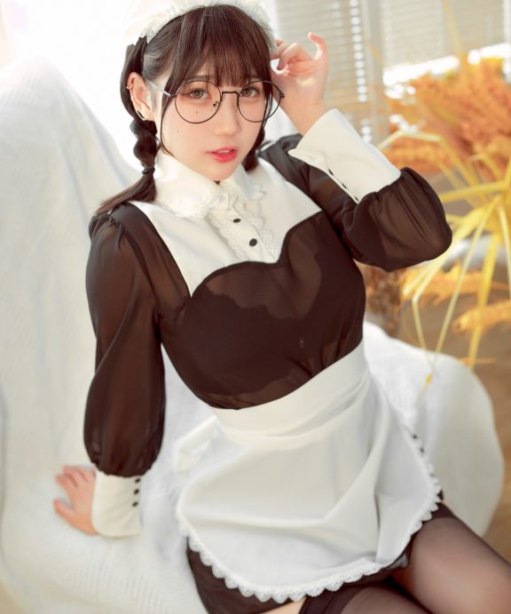 周叽是可爱兔兔-眼镜女仆[36P+3V]