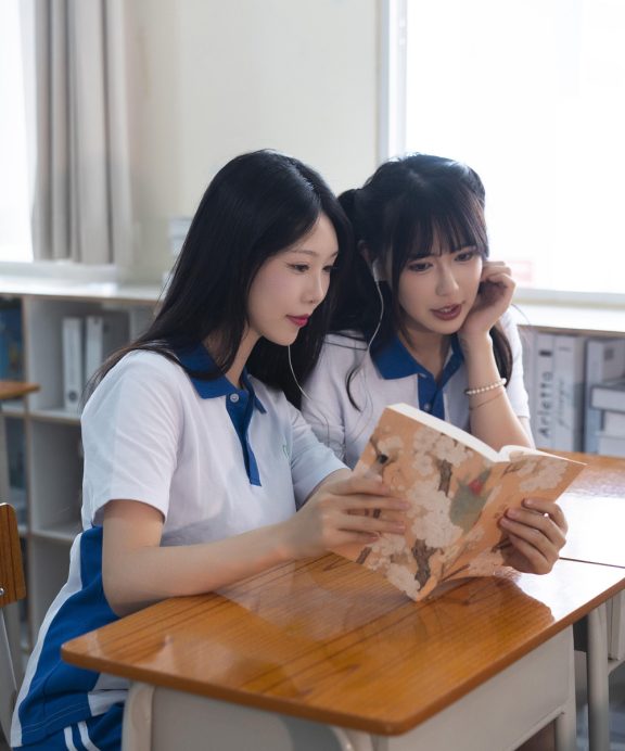 Tina很妖孽呀&抖娘利世-同桌涩涩的你[95P+1V]