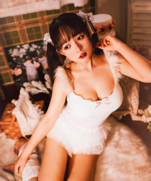 黑猫猫-白色双马尾[19P]