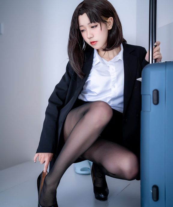 蓝小沂KiKi-OL职业装[35P]