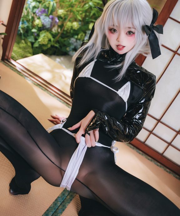 Irisuare爱莉-Nikke胜利女神-布兰儿同人[17P]