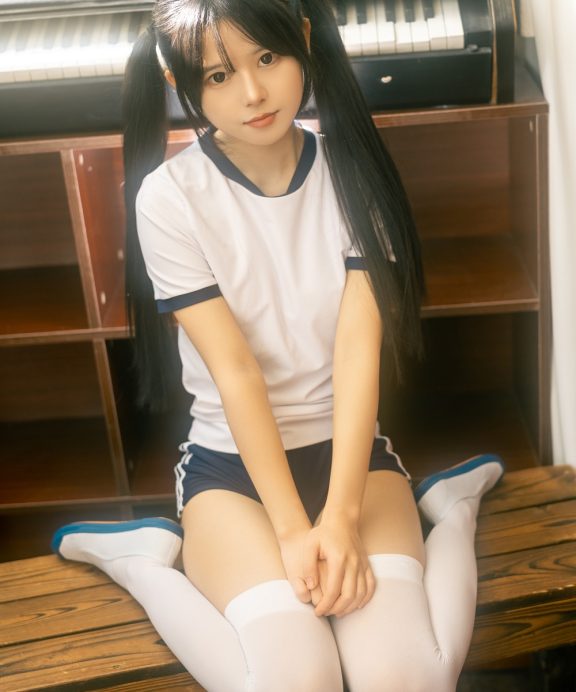 rua阮阮-春の更衣室体操服[47P]
