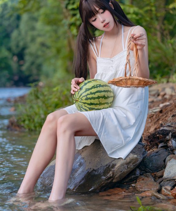 Yiko湿润兔-溯溪之夏·恋爱循环[60P+1V]